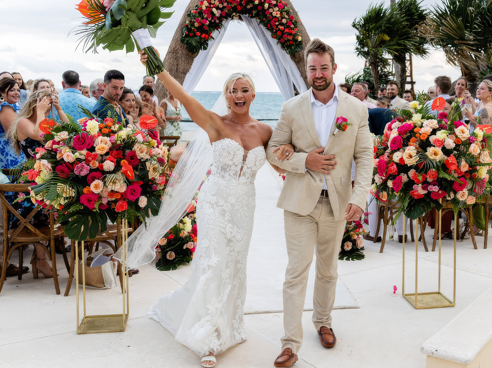 Bridal hair styling moment in the Riviera Maya